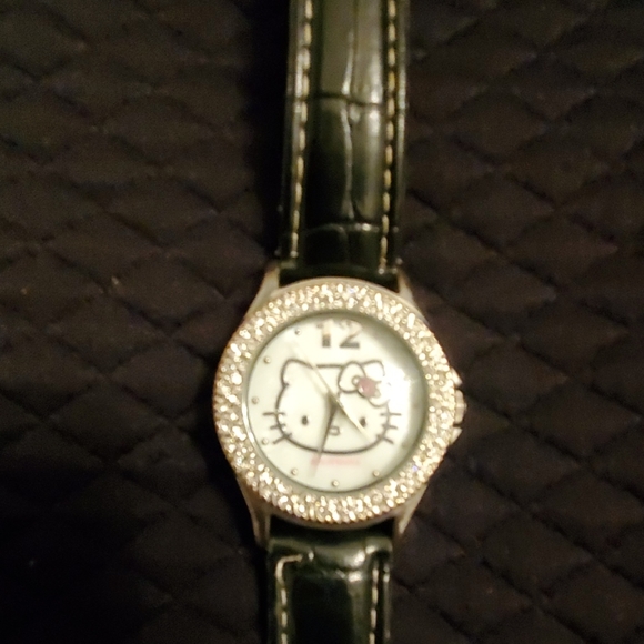 Hello Kitty Watch - Picture 2 of 3